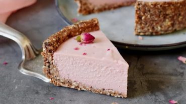 VIDEO: Vegan No-Bake Cheesecake (Gluten-Free, Refined Sugar-Free, Easy)