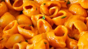 VIDEO: Roasted Red Pepper Pasta Sauce
