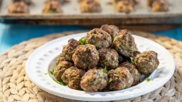 VIDEO: The BEST Greek Meatball Recipe Keftedes under the Broiler