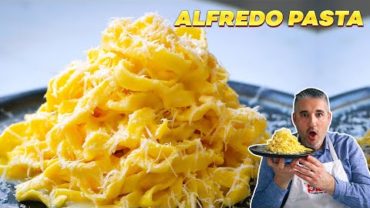VIDEO: How to Make FETTUCCINE ALFREDO Like an Italian