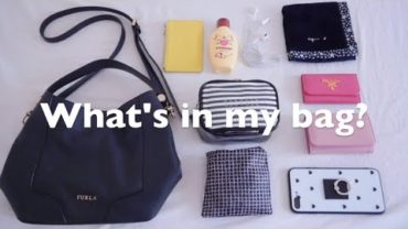 VIDEO: SUB)【What’s in my bag】 私のカバンの中身 // ポーチの中身