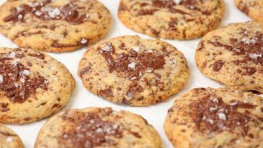 VIDEO: The BEST Chocolate Chip Cookies EVER!!!! Soft, Chewy & Delicious!