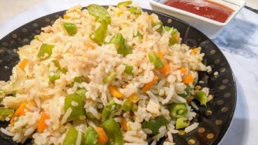 VIDEO: Vegetable Fried Rice Recipe/Easy Fried Rice at home/Restaurant style Fried Rice