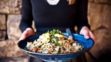 VIDEO: The Flexible Chef | Cauliflower Fried Rice