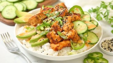 VIDEO: Spicy Salmon & Rice Bowl | Healthy & Delicious 15 Minute Meal