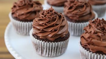 VIDEO: Chocolate Cupcakes Recipe | How to Make Chocolate Cupcakes