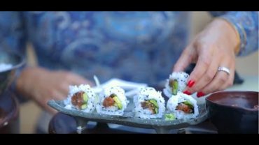 VIDEO: The Flexible Chef | Homemade Spicy Tuna Rolls