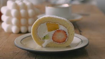 VIDEO: 3가지 과일 롤케이크 : Fruit roll cake | Honeykki 꿀키