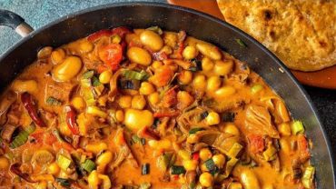 VIDEO: Butter Bean Chickpea Curry Recipe | Vegan Coconut Milk Curry