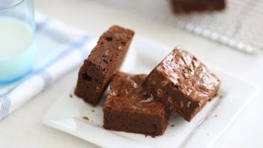 VIDEO: Chocolate-Chip Brownies- Everyday Food with Sarah Carey