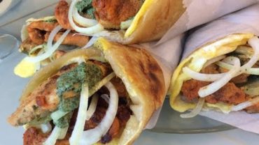 VIDEO: Chicken tandoori frankie (kathi rolls), chicken frankie, chicken roll paratha