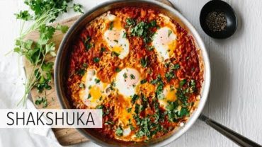 VIDEO: SHAKSHUKA | healthy breakfast recipe (or anytime of day recipe)