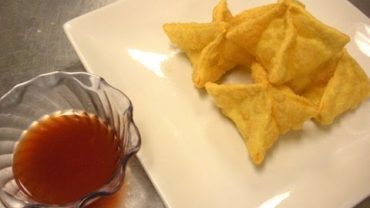 VIDEO: How to Make Cream Cheese Wontons & Crab Rangoon