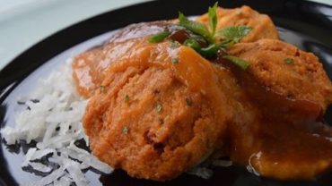VIDEO: Laddu peethi (street food from Lahore) Ladoo pithi , Lentil Patties (Tastes of Pakistan)