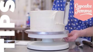 VIDEO: How To Get a Perfect Crumb Coat On Your Cake | Cupcake Jemma Tips