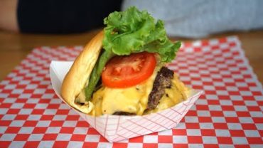 VIDEO: HOW TO MAKE A CLASSIC 80’s CHEESE BURGER | John Quilter