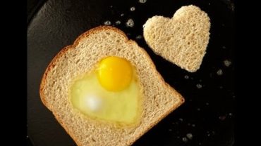 VIDEO: Breakfast Recipes for Kids: How to Make an Egg in the Hole – Weelicious