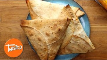 VIDEO: Homemade Giant Fajita Chicken Crunch Triangles | Party Triangles | Fajita Recipes | Twisted