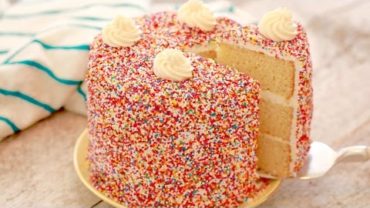 VIDEO: Vanilla BIRTHDAY CAKE Recipe w/ Buttercream Frosting: 2nd Birthday! Gemma’s Bigger Bolder Baking 113