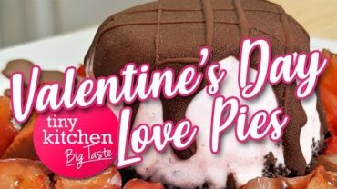 VIDEO: Valentine’s Day Mini Ice Cream Love Pies // Tiny Kitchen Big Taste
