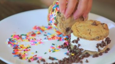 VIDEO: The Flexible Chef | Healthified Homemade Ice Cream Sandwiches