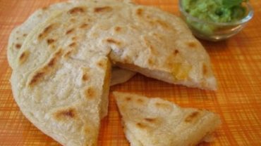 VIDEO: How To Make Pupusas – El Salvador Recipes – Weelicious