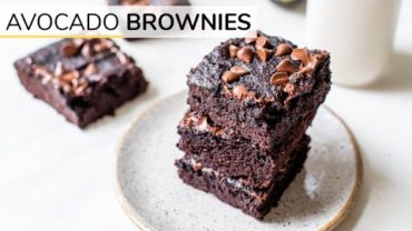 VIDEO: AVOCADO BROWNIES | easy, healthy recipe