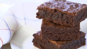 VIDEO: Chewy and Fudgy Brownies- Everyday Food with Sarah Carey
