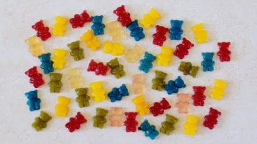 VIDEO: Vegan Gummy Bears (No Gelatin Gummies Recipe)