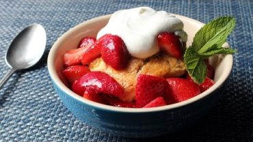 VIDEO: Classic Strawberry Shortcake Recipe – How to Make Strawberry Shortcake