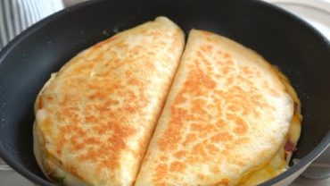 VIDEO: 원팬으로 2가지 퀘사디아만들기+쿠키영상 | Make 2 Quesadillas with one pan +Post Credits