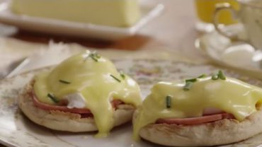 VIDEO: How to Make Eggs Benedict | Eggs Benedict Recipe | Allrecipes.com