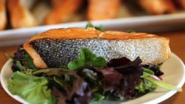 VIDEO: How To Perfectly Sear Salmon and Creative Ways To Plate