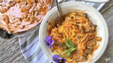 VIDEO: Spaghetti Squash with Tomato and Cream Rose Sauce