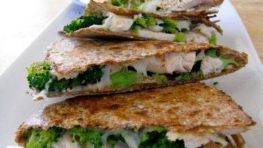 VIDEO: Clean Eating Broccoli & Chicken Quesadilla Recipe