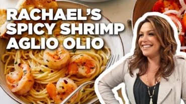 VIDEO: Rachael Ray Makes Spicy Shrimp Aglio Olio | Food Network