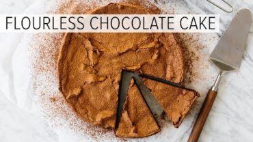 VIDEO: FLOURLESS CHOCOLATE CAKE | easy, gluten-free, paleo and keto friendly