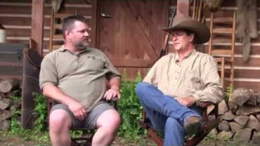 VIDEO: Cowboy Campfire Cooking Venison Stew, Survival Tips, Splitting Bee Hive (Episode #210)