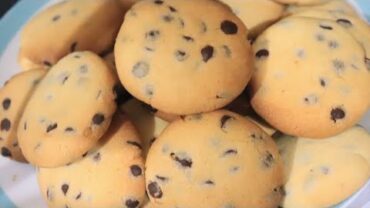 VIDEO: chocolate chip cookies | choco chips biscuits | easy choco chips cookies