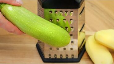 VIDEO: Einfach eine Zucchini und Kartoffel reiben! Ich habe noch nie so ein leckeres Abendessen gekocht