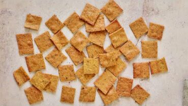 VIDEO: How To Make Crackers (Keto, Gluten-Free, Vegan, Healthy Recipe)