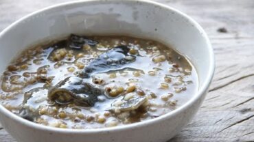 VIDEO: Chinese Green Bean Dessert Soup 綠豆沙 | East Meets Kitchen