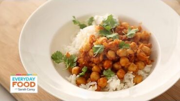 VIDEO: Curried Chickpeas for Dinner – Everyday Food with Sarah Carey