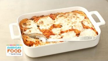 VIDEO: Baked Spaghetti and Mozzarella Recipe – Everyday Food with Sarah Carey