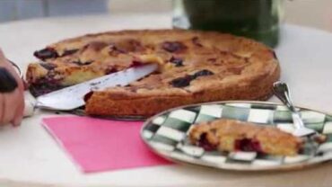 VIDEO: The Flexible Chef | Gluten-Free Plum Torte