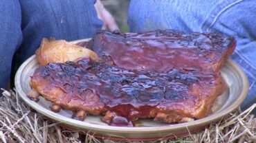 VIDEO: EASY Ribs in the Dutch Oven (Falling off the bone!)