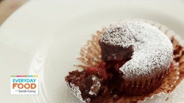 VIDEO: Raspberry-Filled Molten Chocolate Cupcakes – Everyday Food with Sarah Carey