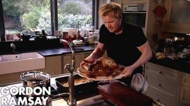 VIDEO: Roast A Turkey With Gordon Ramsay