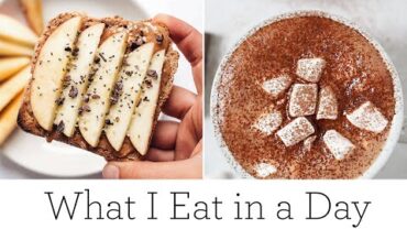 VIDEO: WHAT I EAT IN A DAY (SNOW DAY) ‣‣ healthy winter recipes