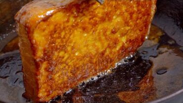 VIDEO: 한번 먹으면 헤어나올수없는! 카라멜맛! 프렌치 토스트 만들기 | 흑당 프렌치토스트 | French toast